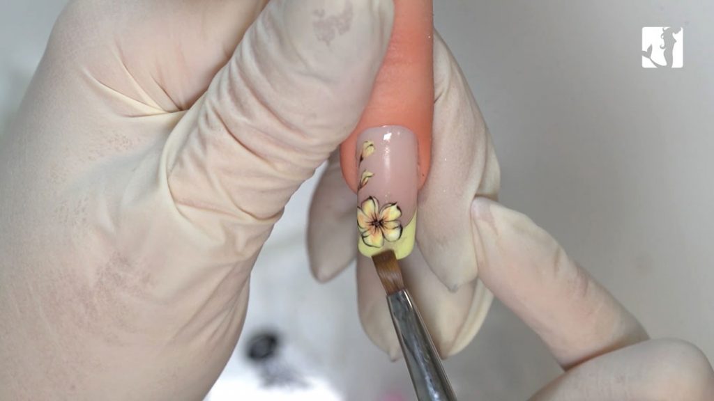 Corso-nail-art-unghie-floreali-Gimar-Beauty-Academy